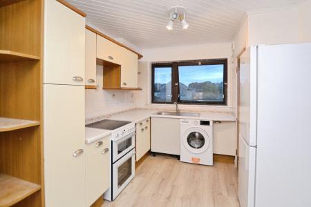2 bedroom Flat to let in St Clair Street, Kirkcaldy, KY1