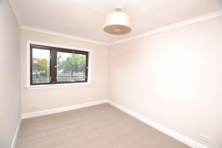 2 bedroom Flat to let in St Clair Street, Kirkcaldy, KY1