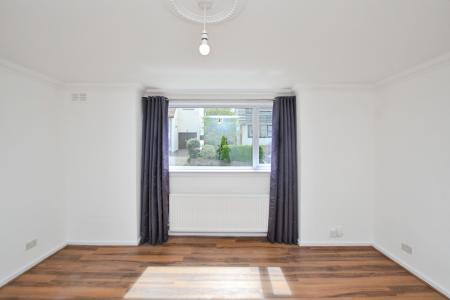 2 bedroom Flat to let in Caiystane Gardens, Edinburgh, EH10