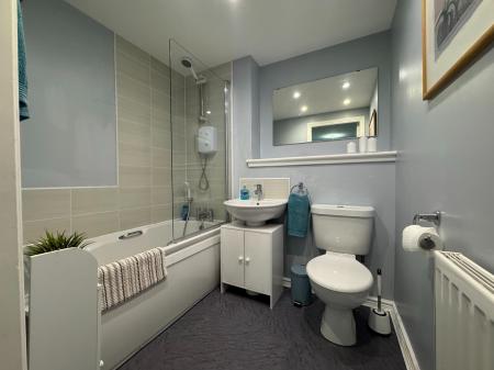 2 bedroom Flat to let in Old Dalmore Drive, Auchendinny, EH26