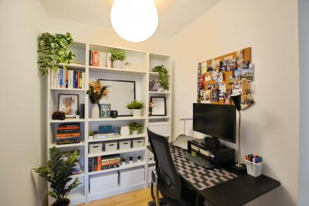 2 bedroom Flat to let in Slateford Road, Slateford, Edinburgh, EH14