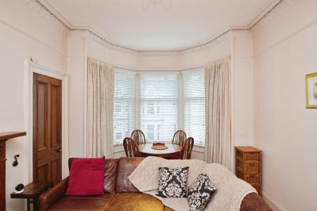 2 bedroom Flat to let in Comely Bank Place, Edinburgh, EH4