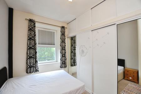 2 bedroom Flat to let in Comely Bank Place, Edinburgh, EH4