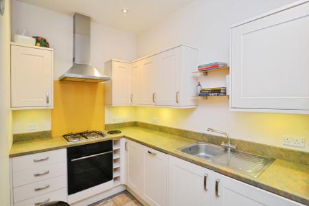 2 bedroom Flat to let in Comely Bank Place, Edinburgh, EH4