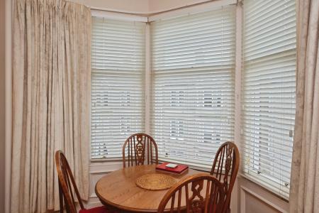 2 bedroom Flat to let in Comely Bank Place, Edinburgh, EH4