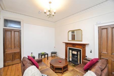 2 bedroom Flat to let in Comely Bank Place, Edinburgh, EH4