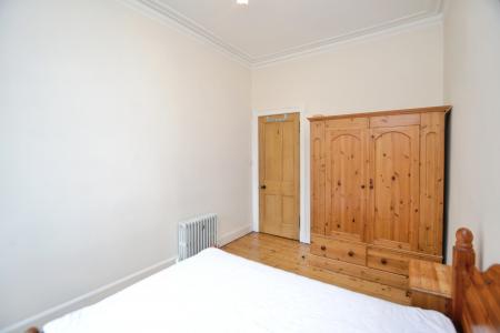 2 bedroom Flat to let in Comely Bank Place, Edinburgh, EH4