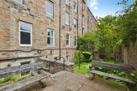 1 bedroom Flat to let in Albert Street, Leith, Edinburgh, EH7