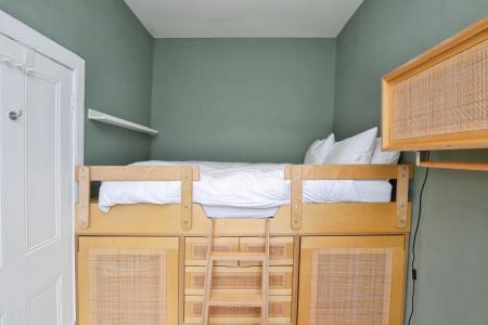 1 bedroom Flat to let in Albert Street, Leith, Edinburgh, EH7