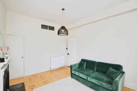1 bedroom Flat to let in Albert Street, Leith, Edinburgh, EH7