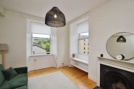 1 bedroom Flat to let in Albert Street, Leith, Edinburgh, EH7