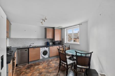 3 bedroom Flat for sale in 33, Flat 35, Brunswick Road, Edinburgh EH7 5GU