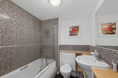 3 bedroom Flat for sale in 33, Flat 35, Brunswick Road, Edinburgh EH7 5GU