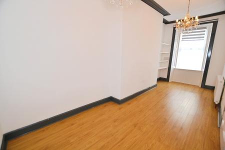 3 bedroom Flat to let in Tay Street, Fountainbridge, Edinburgh, EH11