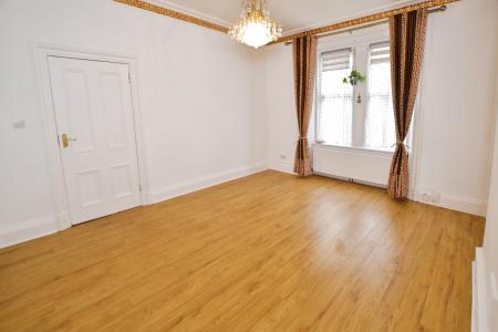 3 bedroom Flat to let in Tay Street, Fountainbridge, Edinburgh, EH11