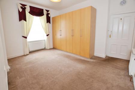 3 bedroom Flat to let in Tay Street, Fountainbridge, Edinburgh, EH11