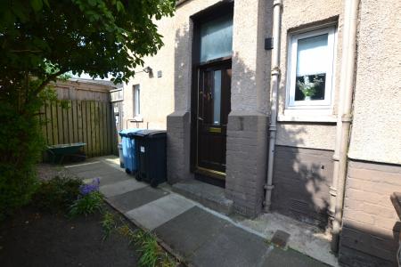 2 bedroom Flat to let in Hunter Terrace, Loanhead, Edinburgh, EH20