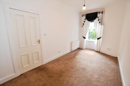 3 bedroom Flat to let in Tay Street, Fountainbridge, Edinburgh, EH11