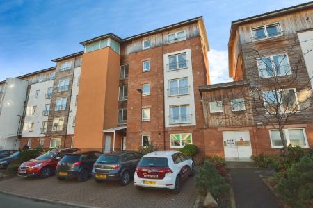 2 bedroom Flat to let in Albion Gardens, Edinburgh, EH7