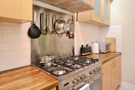 2 bedroom Flat to let in Comely Bank Road, Comely Bank, Edinburgh, EH4