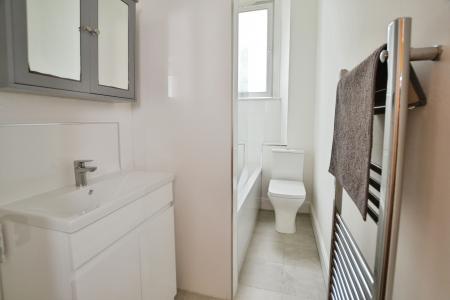 2 bedroom Flat to let in Morningside Road, Edinburgh, EH10