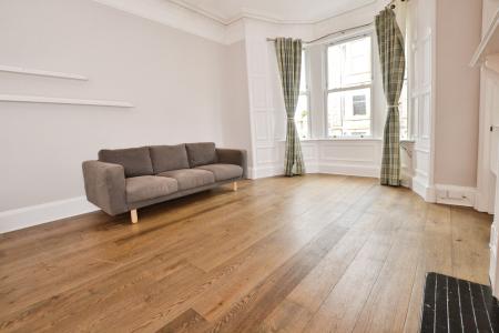 2 bedroom Flat to let in Morningside Road, Edinburgh, EH10