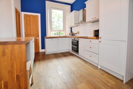 2 bedroom Flat to let in Morningside Road, Edinburgh, EH10