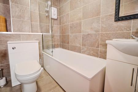 1 bedroom Flat to let in Allanfield, Edinburgh, EH7