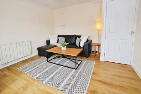 1 bedroom Flat to let in Allanfield, Edinburgh, EH7