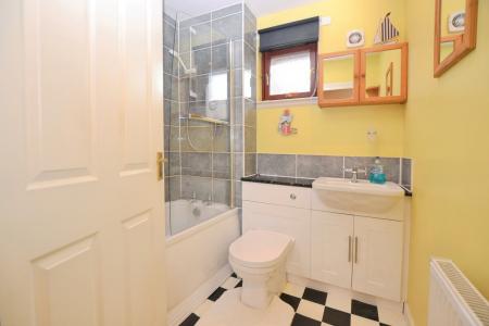 2 bedroom Flat to let in South Groathill Avenue, Edinburgh, EH4