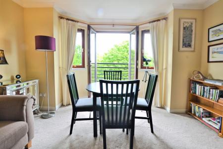 2 bedroom Flat to let in South Groathill Avenue, Edinburgh, EH4