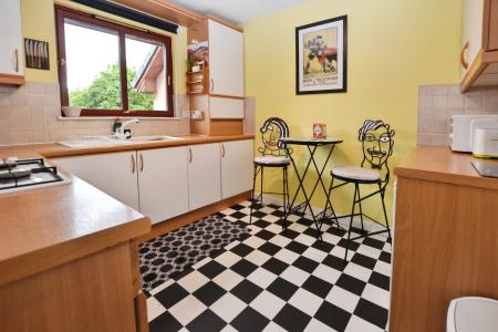 2 bedroom Flat to let in South Groathill Avenue, Edinburgh, EH4