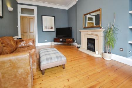 2 bedroom Flat to let in Slateford Road, Edinburgh, EH11
