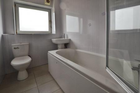3 bedroom Flat to let in Pennywell Medway, Edinburgh, EH4