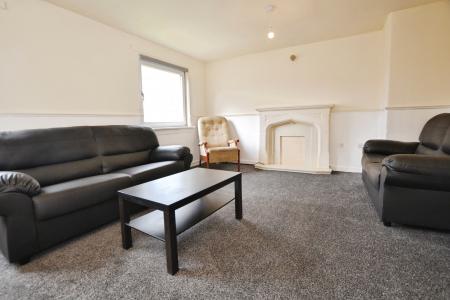 3 bedroom Flat to let in Pennywell Medway, Edinburgh, EH4