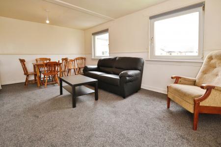 3 bedroom Flat to let in Pennywell Medway, Edinburgh, EH4