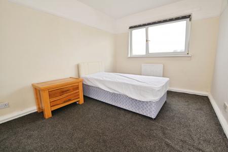 3 bedroom Flat to let in Pennywell Medway, Edinburgh, EH4