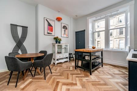 2 bedroom Flat to let in Comely Bank Road, Comely Bank, Edinburgh, EH4