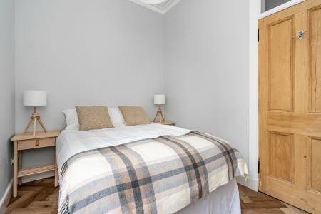 2 bedroom Flat to let in Comely Bank Road, Comely Bank, Edinburgh, EH4