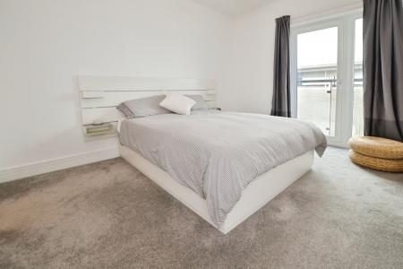 2 bedroom Flat to let in Ocean Drive, Edinburgh, EH6