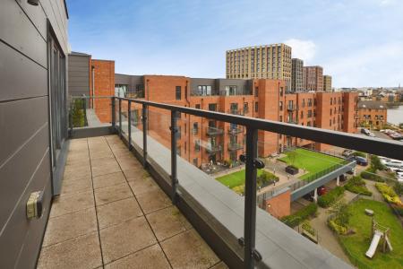 2 bedroom Flat to let in Ocean Drive, Edinburgh, EH6