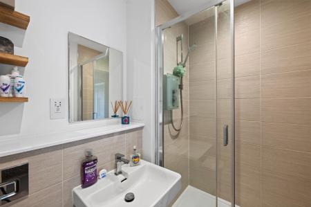 2 bedroom Flat for sale in 14 1 Geissler Drive, Edinburgh, EH6 6AU