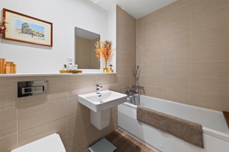 2 bedroom Flat for sale in 14 1 Geissler Drive, Edinburgh, EH6 6AU