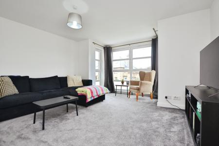 2 bedroom Flat to let in Chesser Crescent, Edinburgh, EH14