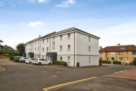 2 bedroom Flat to let in Chesser Crescent, Edinburgh, EH14
