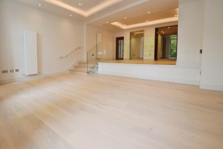 2 bedroom Flat to let in Belford Road, Edinburgh, EH4