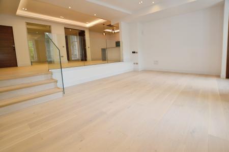 2 bedroom Flat to let in Belford Road, Edinburgh, EH4