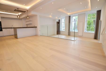 2 bedroom Flat to let in Belford Road, Edinburgh, EH4