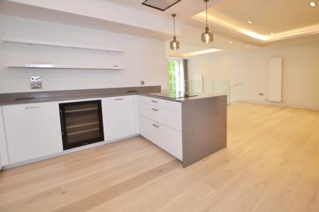 2 bedroom Flat to let in Belford Road, Edinburgh, EH4