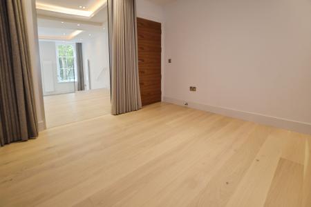 2 bedroom Flat to let in Belford Road, Edinburgh, EH4